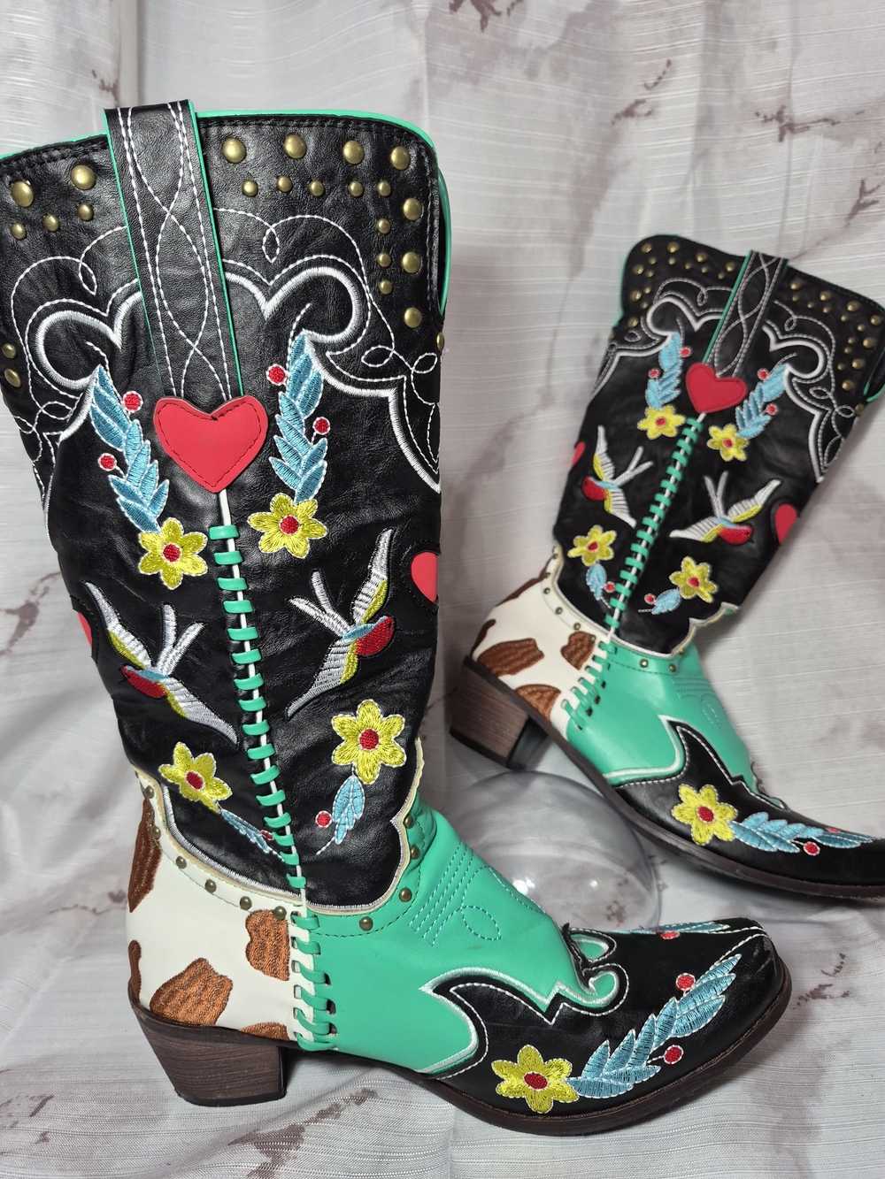 Turquoise & Black Embroidered Western Cowgirl Boots By Scaoruki